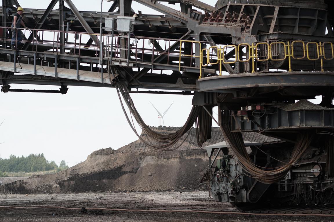 Extraction de lignite dans la mine à ciel ouvert de Profen