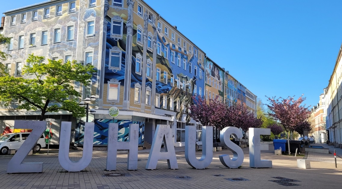 "Zuhause"-Schriftzug im Brühl in Chemnitz