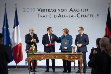 La chancelière allemande Angela Merkel et Emmanuel Macron, Président de la France - Traité d'Aix-la-Chapelle